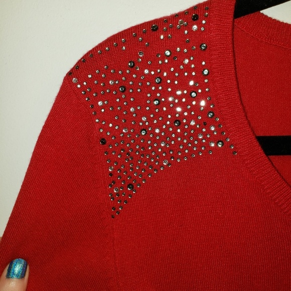 🌻 Red Sweater - Picture 2 of 5